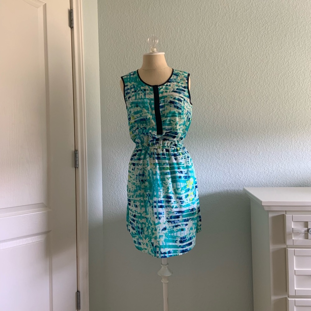 Size XS APT. 9 Sleeveless Dress